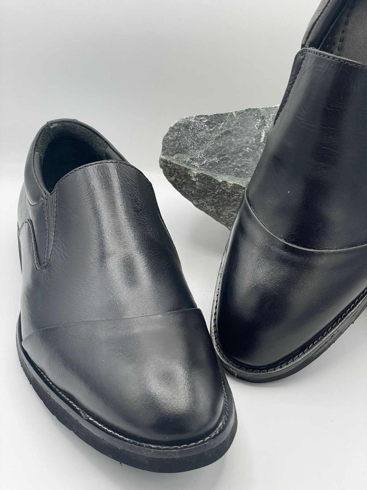 black leather shoe for men