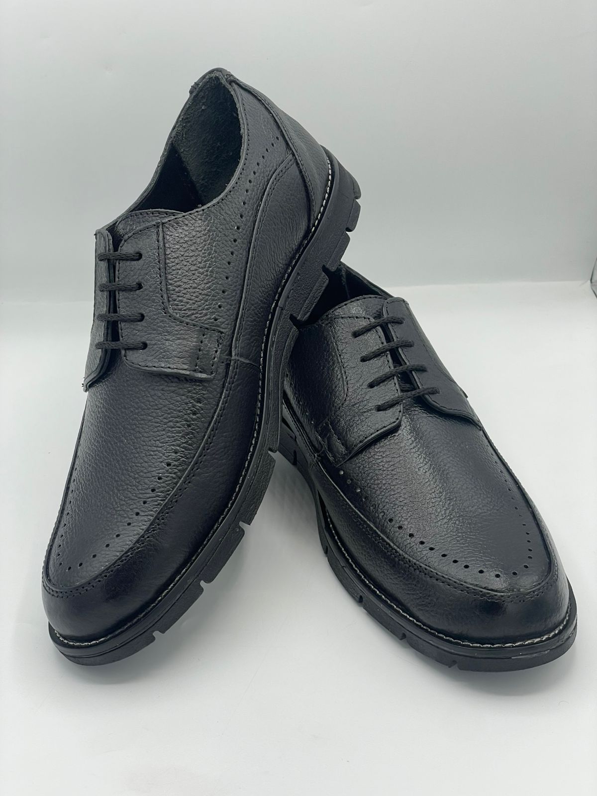 Black leather shoe for men